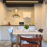 Aldaba Apartment *