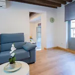 Aldaba Apartment *
